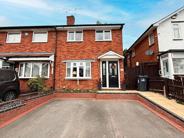 3 Bedroom Semi-Detached House For Sale In Kemsley Road, Birmingham, B14