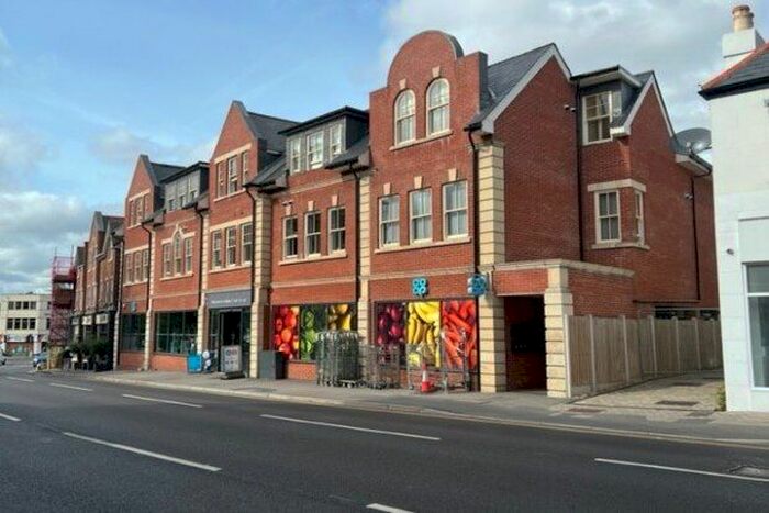 1 Bedroom Flat To Rent In Commercial Road, Poole, BH14