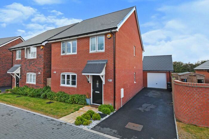 3 Bedroom Detached House For Sale In Lord Darby Way, Burnham-on-Crouch, CM0