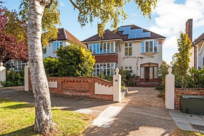 5 Bedroom Detached House For Sale In Drayton, Hampshire, PO6