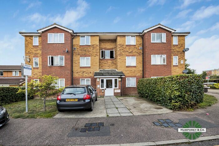 2 Bedroom Flat To Rent In Coopers Close, Dagenham, RM10