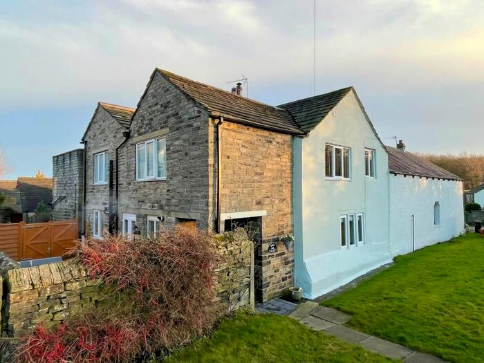 4 Bedroom Property To Rent In York Cottage, Cliffe Road, Shepley, Huddersfield, HD8