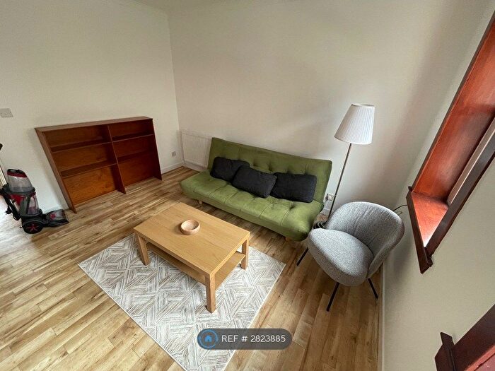 2 Bedroom Flat To Rent In Richmond Place, Edinburgh, EH8