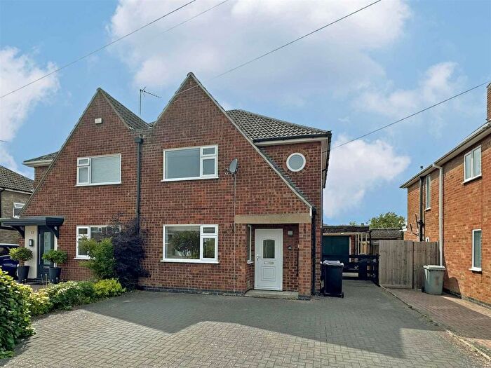 3 Bedroom Semi-Detached House To Rent In Hambleton Road, Stamford, PE9