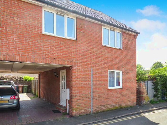 3 Bedroom Semi-Detached House To Rent In Chapel Street, Wisbech, PE13