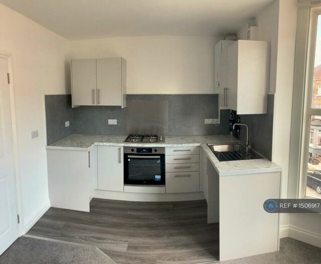 1 Bedroom Flat To Rent In Templar Street, Dover, CT17