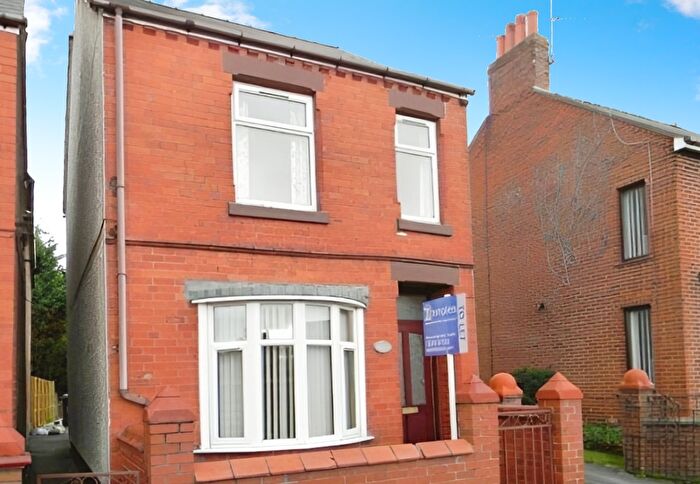 2 Bedroom Detached House To Rent In Beech Avenue, LL14
