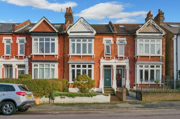 3 Bedroom Terraced House For Sale In Kinveachy Gardens, Charlton, SE7