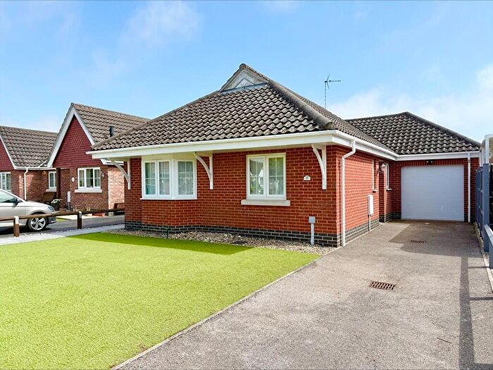 3 Bedroom Detached Bungalow For Sale In Sycamore Avenue, Martham, NR29
