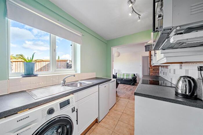 2 Bedroom Cottage For Sale In Lawford Lane, Rugby, CV22