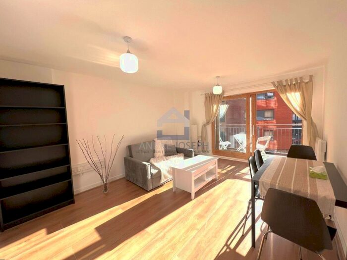 1 Bedroom Flat To Rent In Cam Road, Stratford, E15