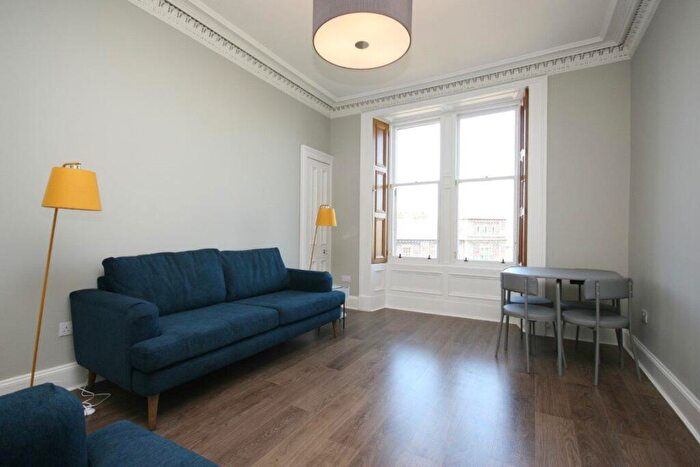 2 Bedroom Flat To Rent In Gardners Crescent, Edinburgh, EH3