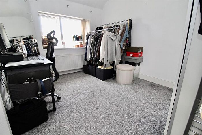 2 Bedroom End Terrace House For Sale In Brownfield Road, Shard End, Birmingham, B34