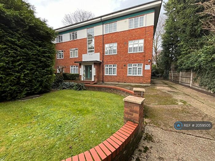 2 Bedroom Flat To Rent In Knights Park, Kingston Upon Thames, KT1