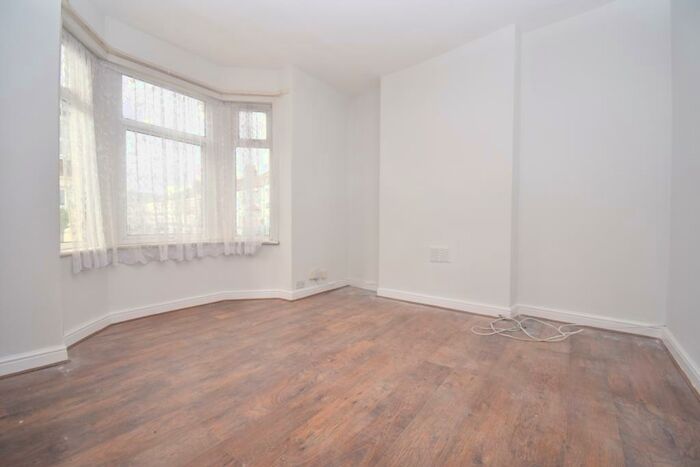 4 Bedroom End Of Terrace House To Rent In Hector Street London, SE18