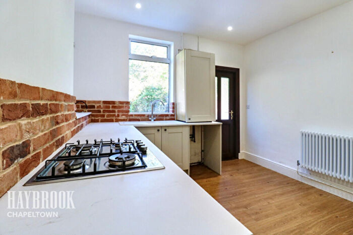 3 Bedroom End Of Terrace House For Sale In Burncross Road, Burncross, S35