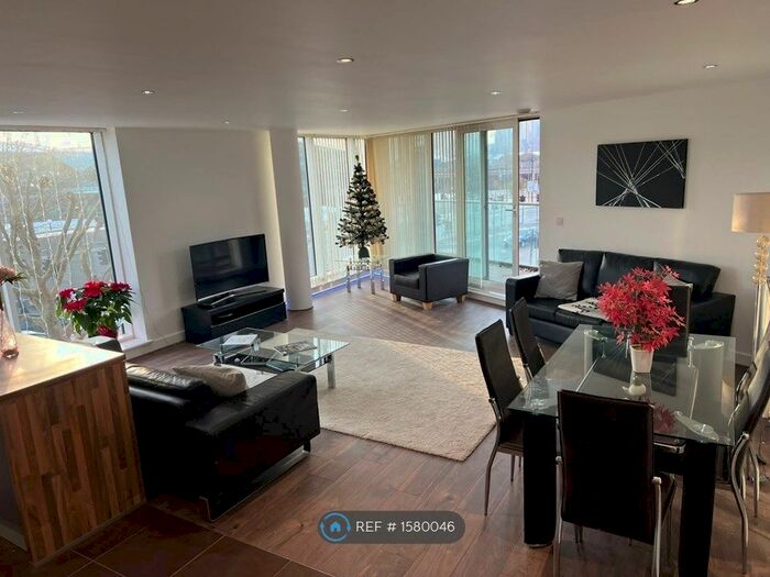 3 Bedroom Flat To Rent In Alaska Apartments, London, E16