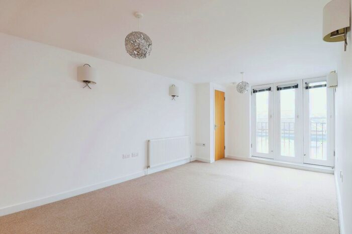 2 Bedroom Apartment To Rent In High Street Ventnor, PO38