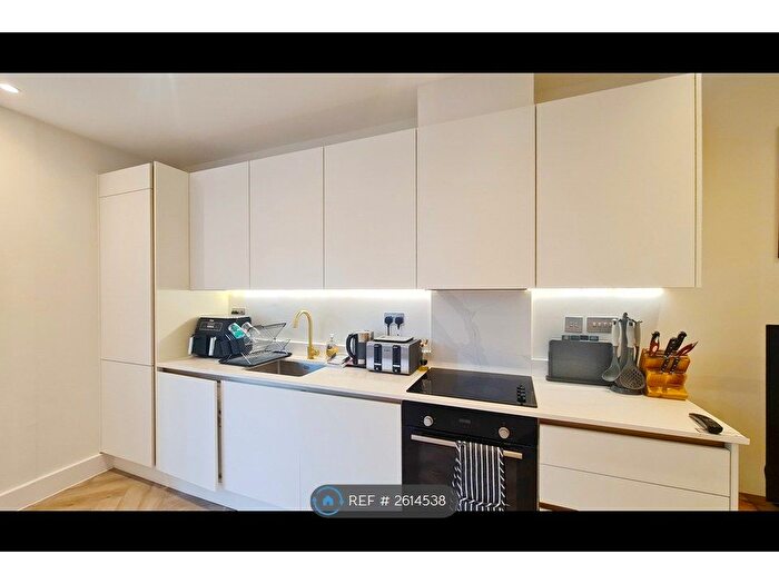 1 Bedroom Flat To Rent In Hatfield Road, St Albans, AL1