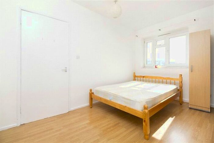4 Bedroom Flat To Rent In Wesley Close, London SE17