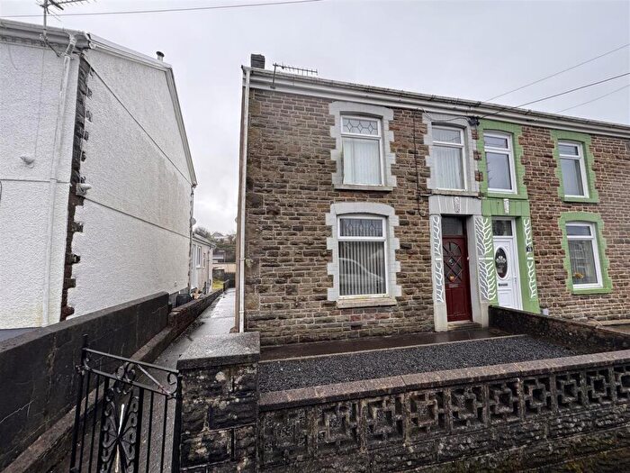 3 Bedroom Semi-Detached House For Sale In Glyn Road, Lower Brynamman, Ammanford, SA18