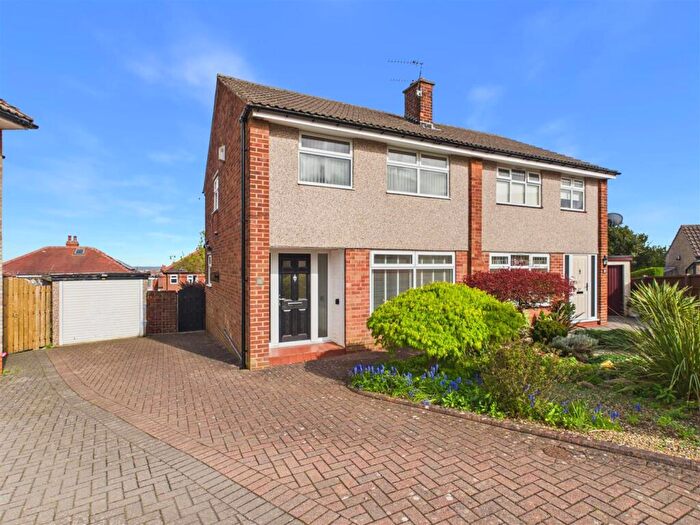 3 Bedroom Semi Detached House For Sale In High Storrs Close, Sheffield, S11