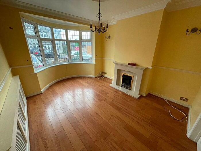 3 Bedroom Terraced House To Rent In Leonard Avenue, Romford, RM7