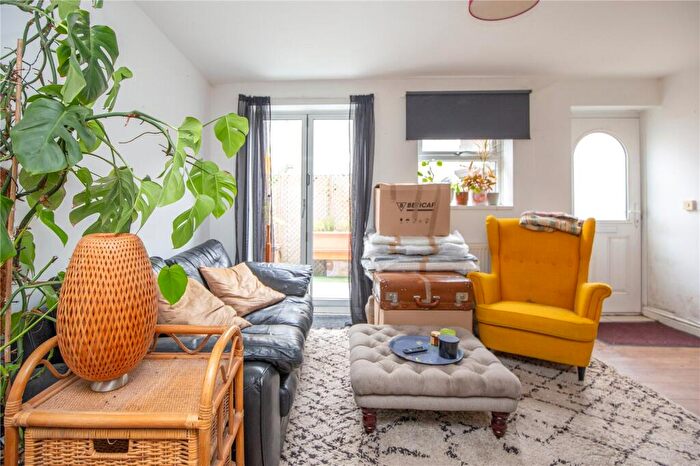 2 Bedroom Apartment For Sale In Gloucester Road, Horfield, Bristol, BS7