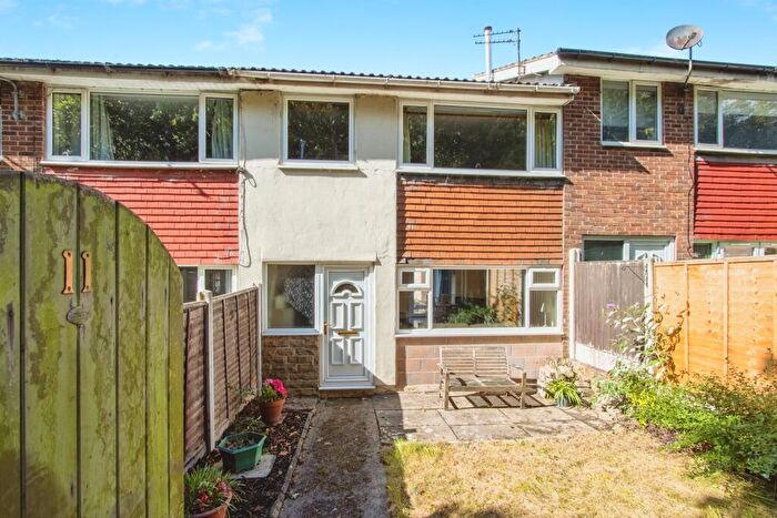 3 Bedroom Terraced House For Sale In Gray Court, Leeds, LS15