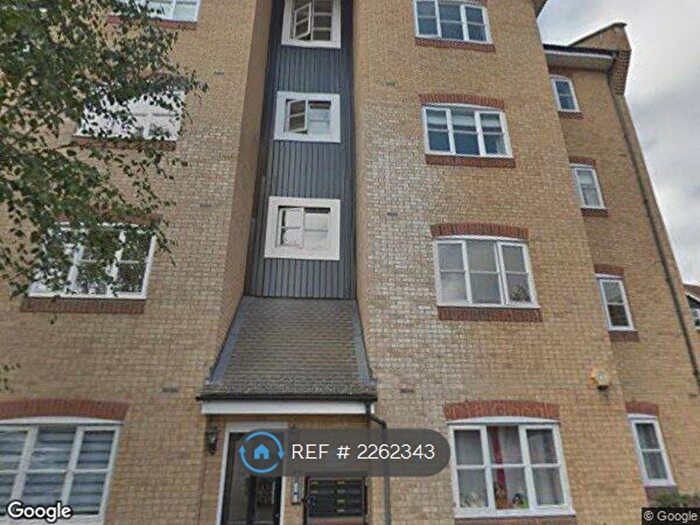 3 Bedroom Flat To Rent In Evans Wharf, Hemel Hempstead, HP3