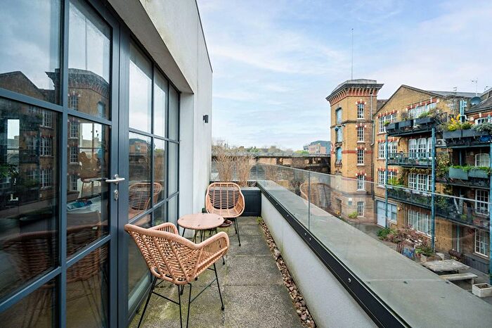 1 Bedroom Flat To Rent In Koops Mill Mews, Bermondsey, London, SE1