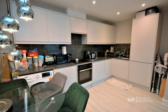 2 Bedroom Flat To Rent In Ewell Road, Surbiton, Surrey., KT6
