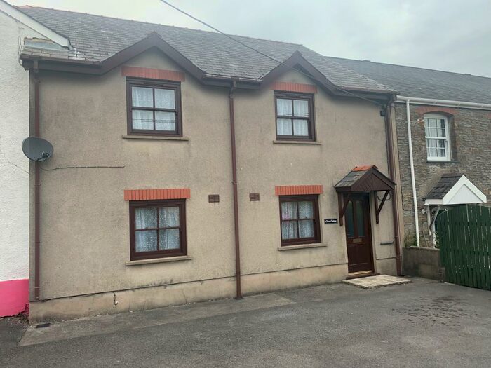 2 Bedroom House To Rent In Bridge Street, St Clears, SA33