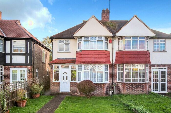 3 Bedroom Semi-Detached House To Rent In Jevington Way, Lee, Lewisham, London, SE12