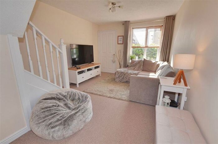 2 Bedroom Town House To Rent In Pasture View, Ackworth, WF7