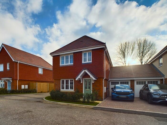 3 Bedroom Detached House To Rent In Castlefield, Preston, Hitchin, SG4