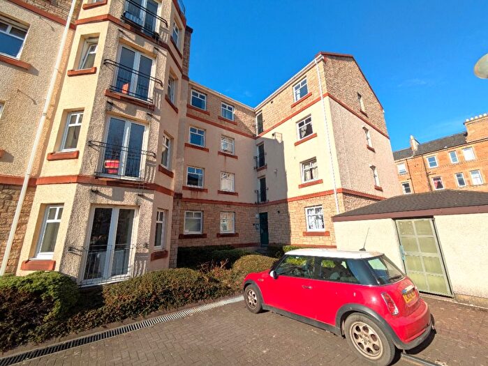 2 Bedroom Flat To Rent In Sinclair Place, Shandon, Edinburgh, EH11