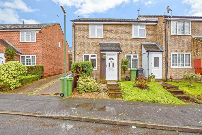 2 Bedroom Semi Detached House For Sale In The Hurstings, Tovil, Kent, ME15