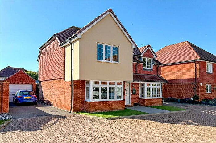 4 Bedroom Detached House For Sale In Battin Lane, Littlehampton, West Sussex, BN17