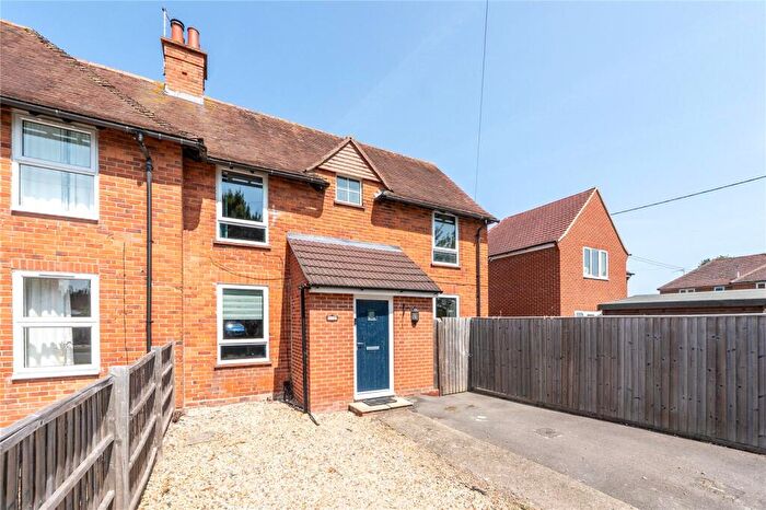 3 Bedroom Semi-Detached House For Sale In Wessex Road, Didcot, OX11