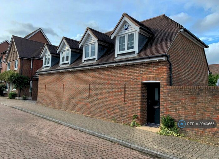 2 Bedroom Flat To Rent In Milton Lane, Kings Hill, West Malling, ME19