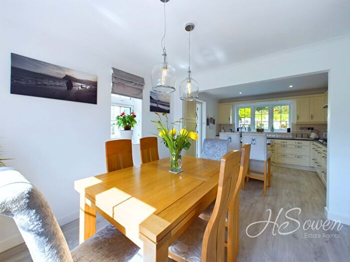 4 Bedroom Detached House For Sale In Marlborough Avenue, Torquay, TQ1