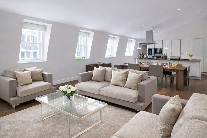 3 Bedroom Flat To Rent In Brompton Road, SW3