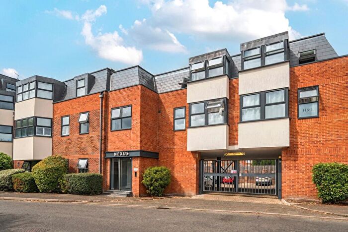 1 Bedroom Apartment For Sale In Gogmore Lane, Chertsey, KT16