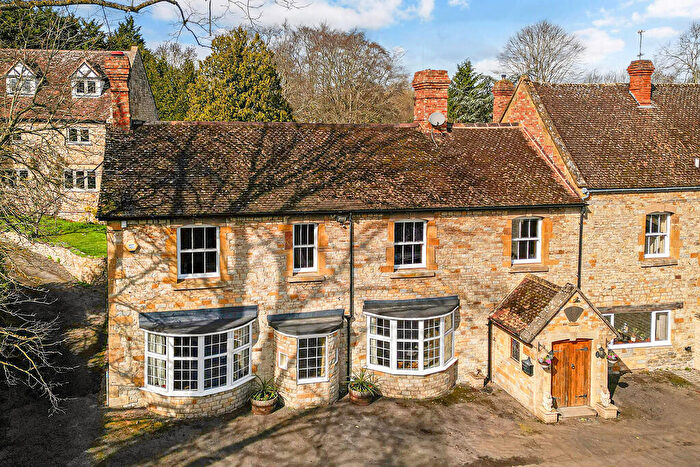 4 Bedroom Semi Detached House For Sale In Tredington, CV36