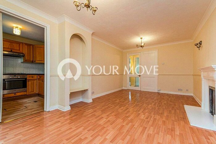 2 Bedroom Flat To Rent In Foxglove Way, Wallington, SM6