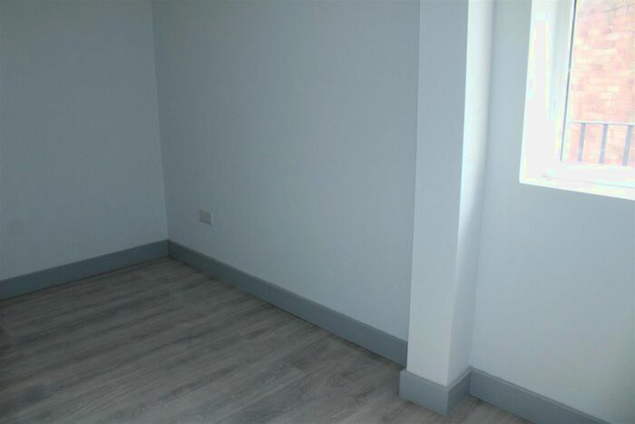 1 Bedroom Flat To Rent In Walsall Road, West Bromwich, B71