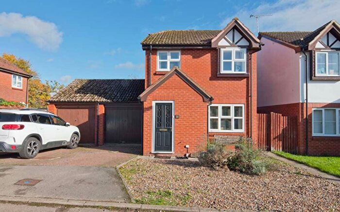 3 Bedroom House For Sale In Meadow Close, Compton, RG20