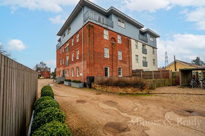 2 Bedroom Flat To Rent In Station Road, Yaxham, NR19