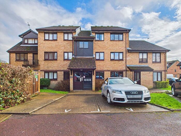 2 Bedroom Flat For Sale In Manor Fields, Horsham, West Sussex., RH13